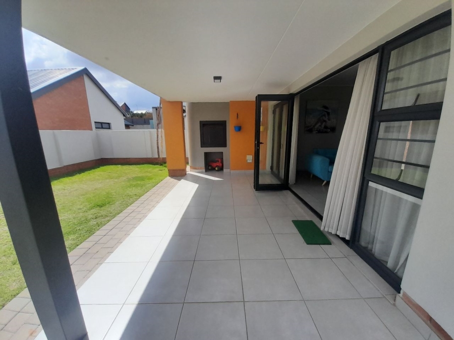 4 Bedroom Property for Sale in Rooihuiskraal North Gauteng