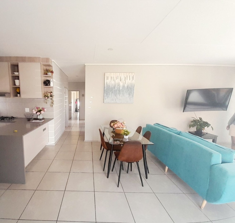 4 Bedroom Property for Sale in Rooihuiskraal North Gauteng