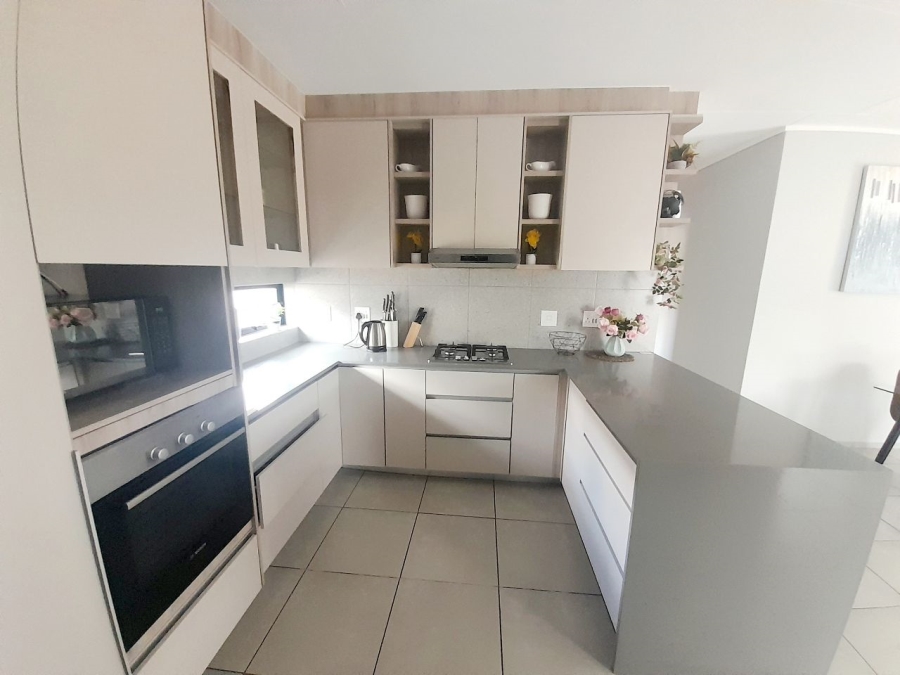 4 Bedroom Property for Sale in Rooihuiskraal North Gauteng