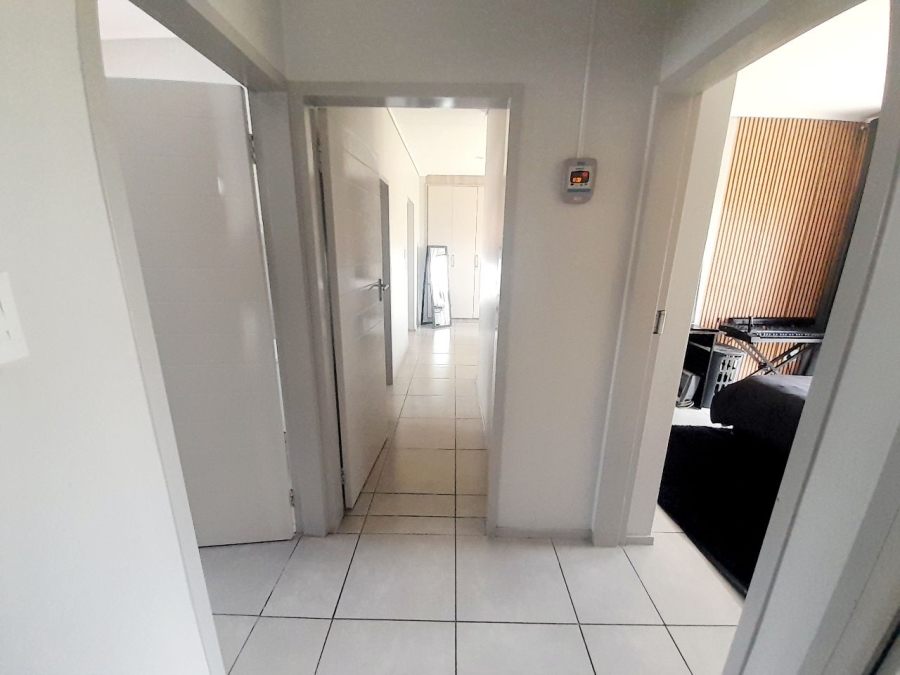 4 Bedroom Property for Sale in Rooihuiskraal North Gauteng