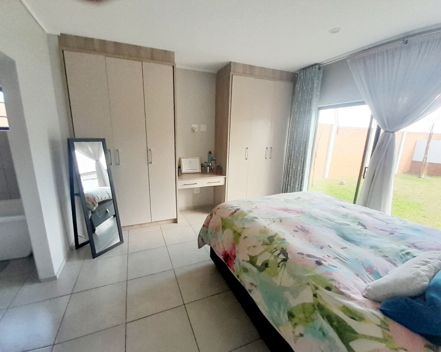 4 Bedroom Property for Sale in Rooihuiskraal North Gauteng
