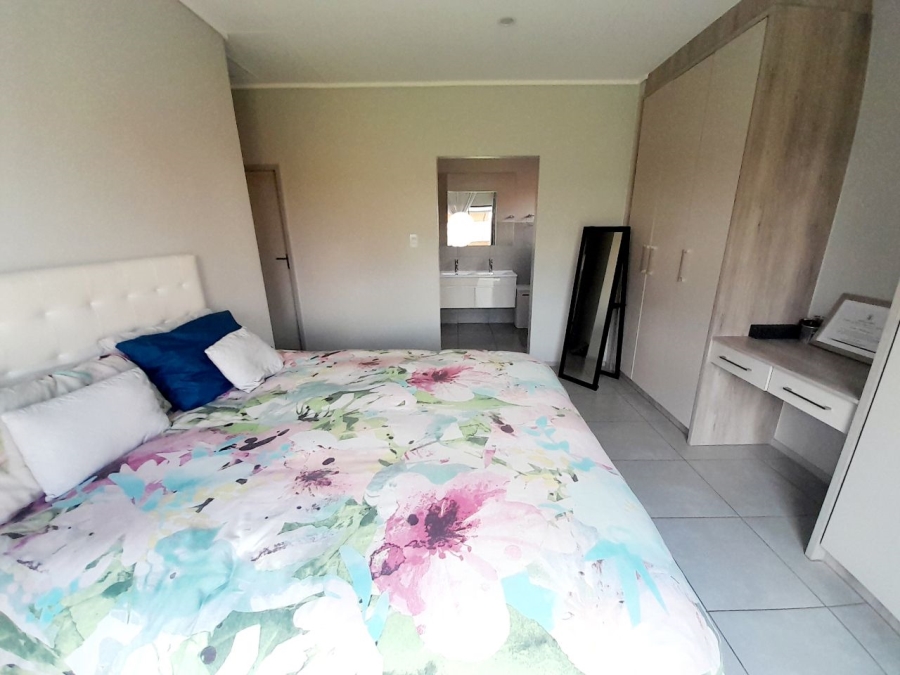 4 Bedroom Property for Sale in Rooihuiskraal North Gauteng