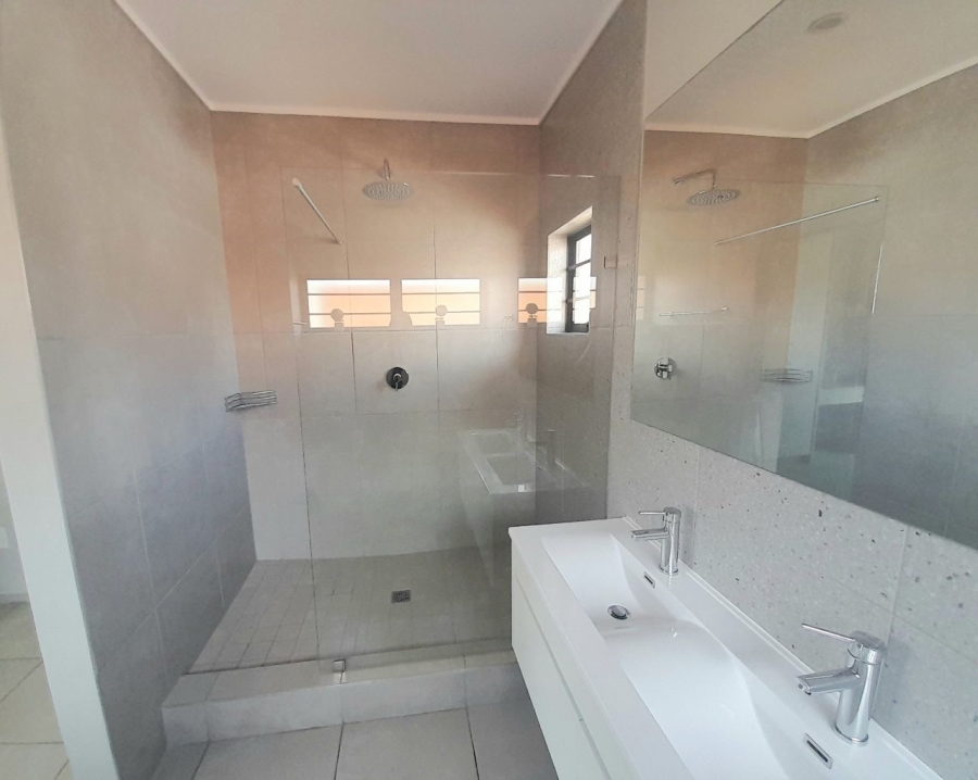 4 Bedroom Property for Sale in Rooihuiskraal North Gauteng