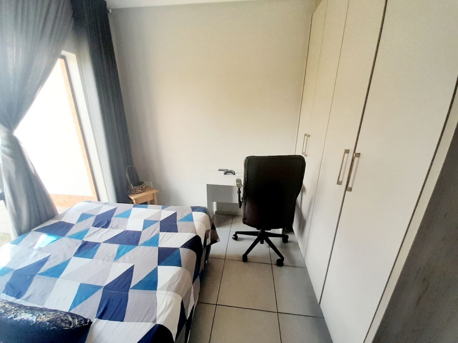 4 Bedroom Property for Sale in Rooihuiskraal North Gauteng