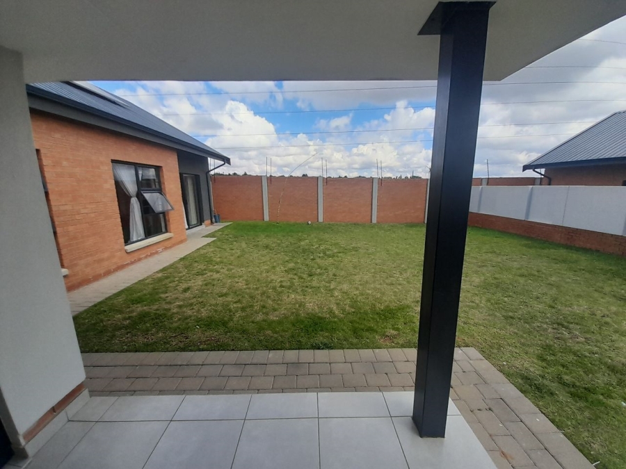 4 Bedroom Property for Sale in Rooihuiskraal North Gauteng