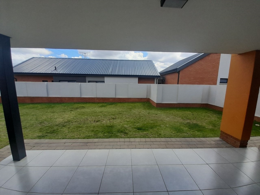 4 Bedroom Property for Sale in Rooihuiskraal North Gauteng