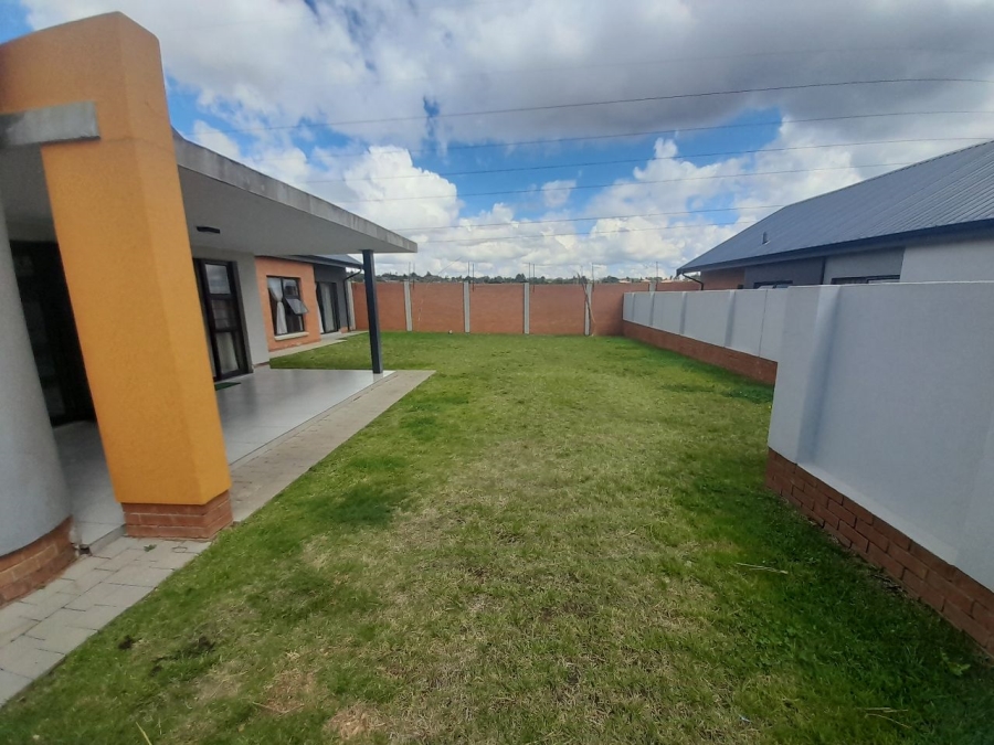 4 Bedroom Property for Sale in Rooihuiskraal North Gauteng