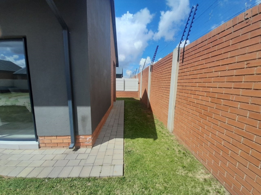 4 Bedroom Property for Sale in Rooihuiskraal North Gauteng