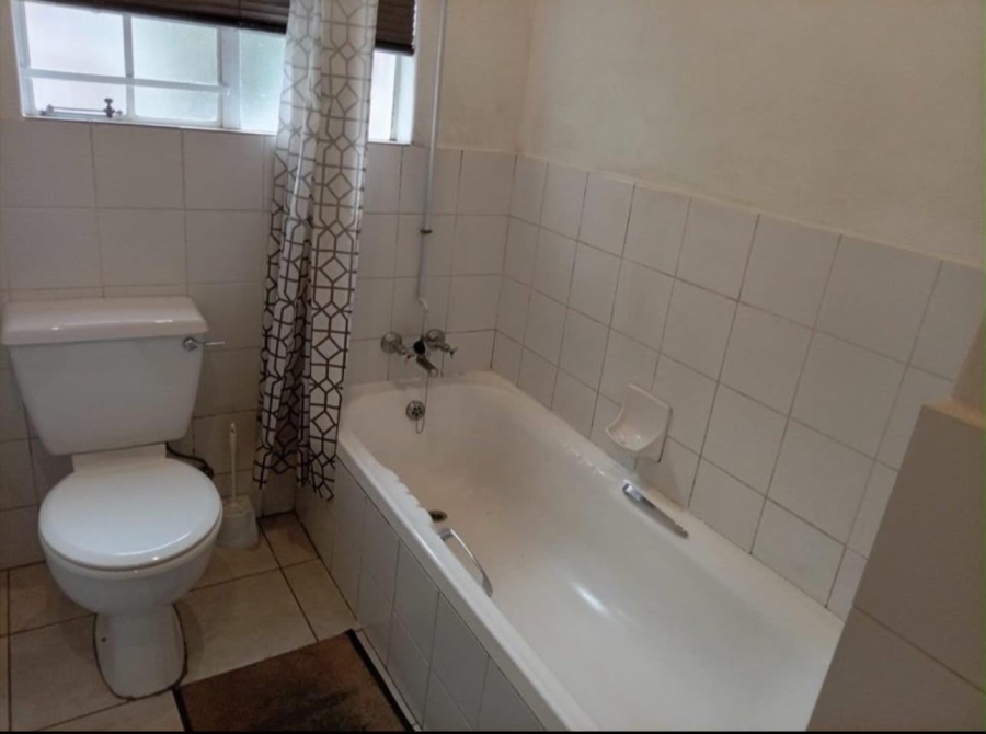 To Let 1 Bedroom Property for Rent in Fourways Gauteng