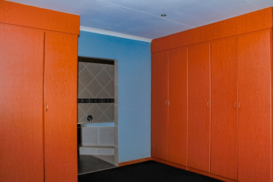 3 Bedroom Property for Sale in Sonneveld Gauteng