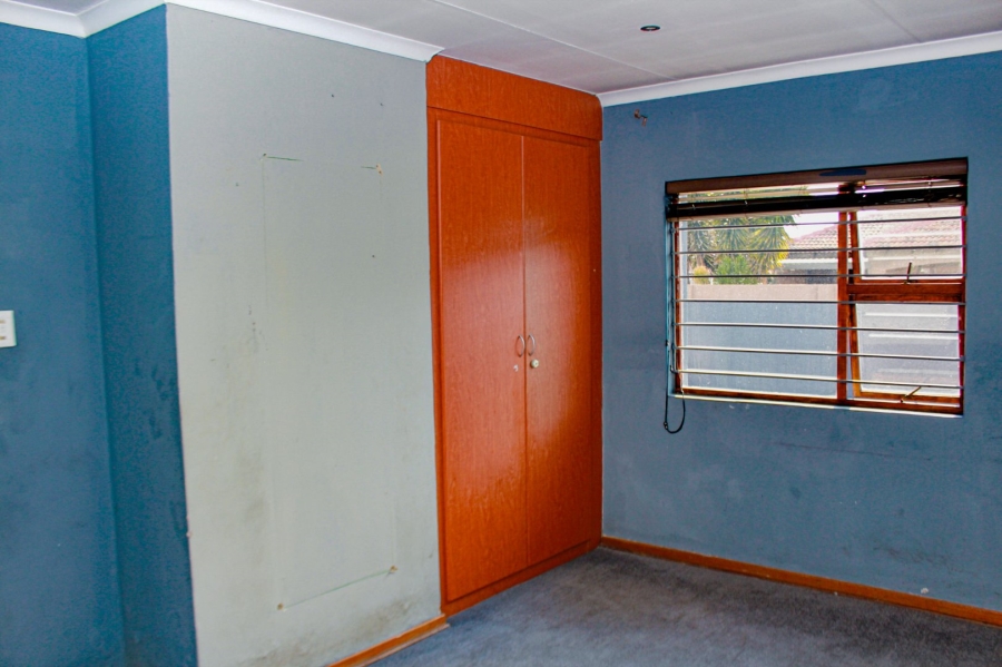 3 Bedroom Property for Sale in Sonneveld Gauteng