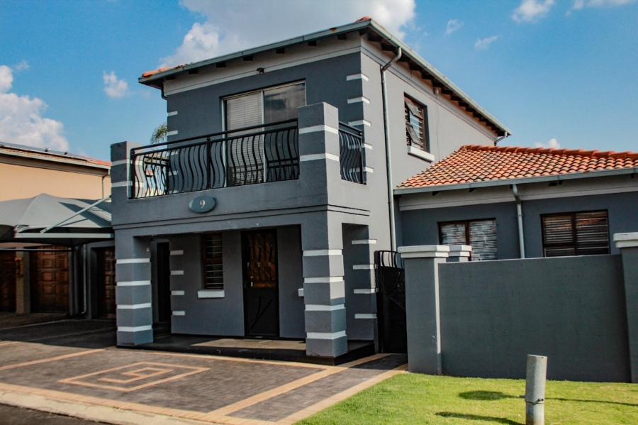 3 Bedroom Property for Sale in Sonneveld Gauteng