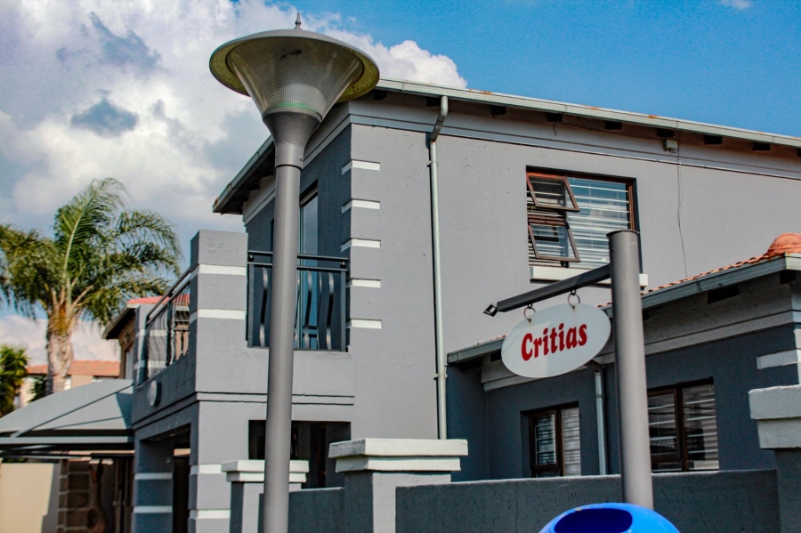 3 Bedroom Property for Sale in Sonneveld Gauteng