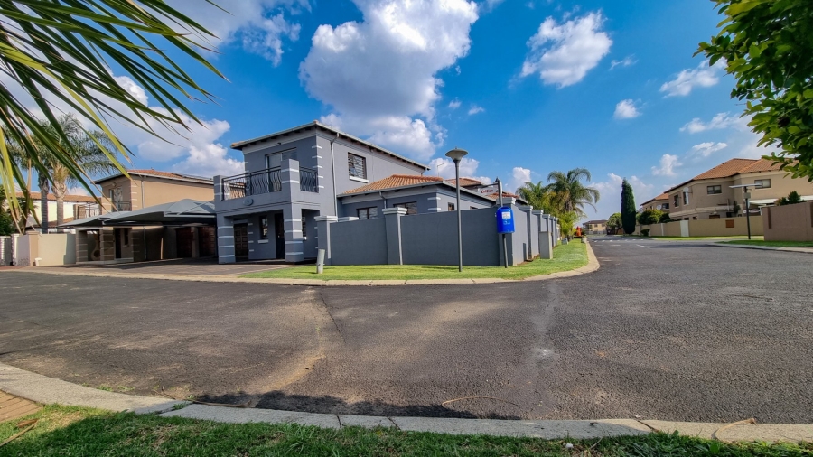 3 Bedroom Property for Sale in Sonneveld Gauteng