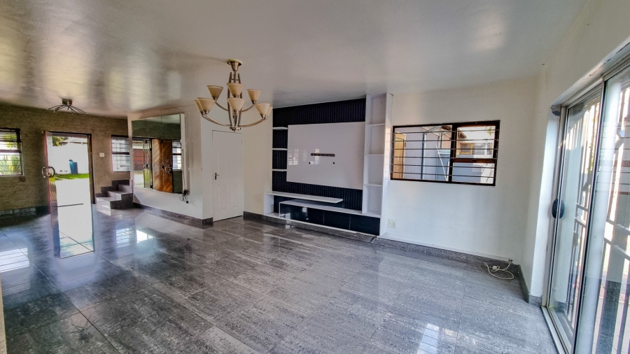 To Let 3 Bedroom Property for Rent in Sonneveld Gauteng
