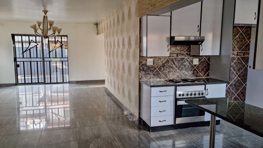 To Let 3 Bedroom Property for Rent in Sonneveld Gauteng
