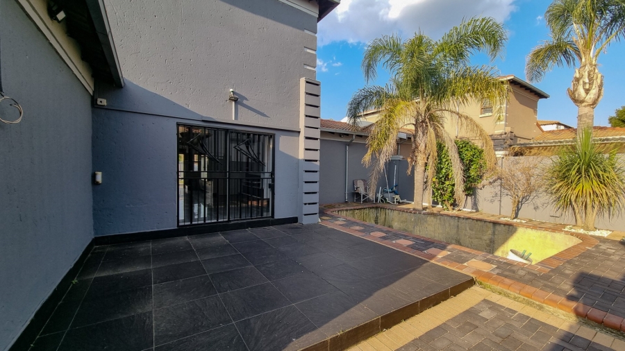 To Let 3 Bedroom Property for Rent in Sonneveld Gauteng