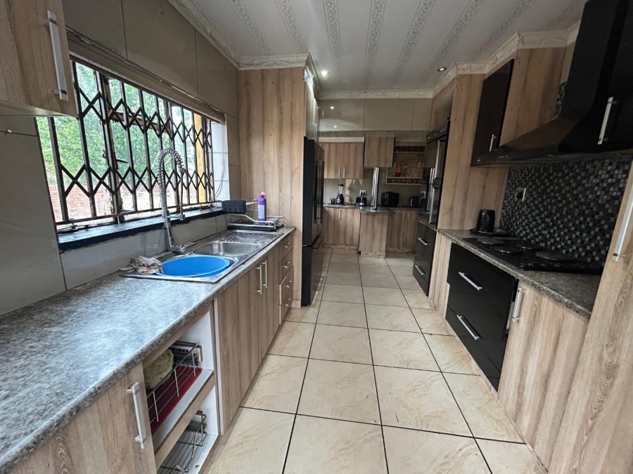 4 Bedroom Property for Sale in Dunnottar Gauteng