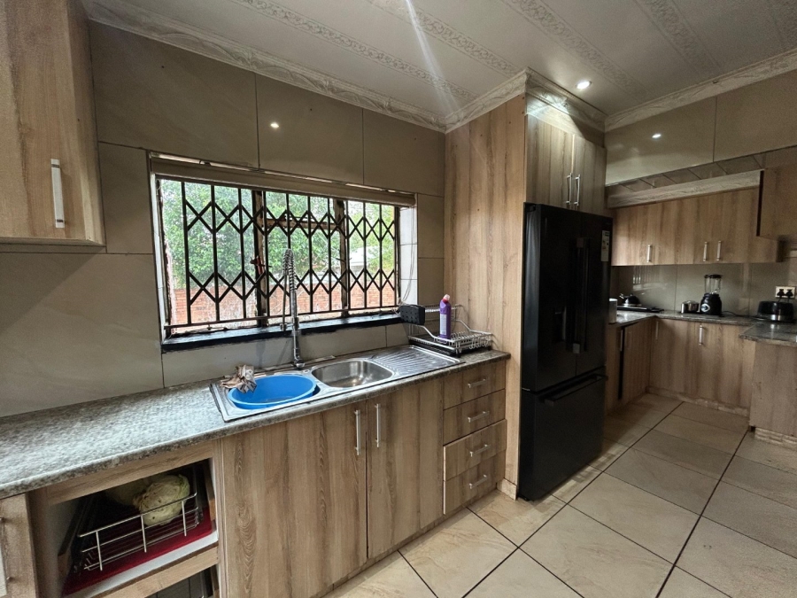 4 Bedroom Property for Sale in Dunnottar Gauteng