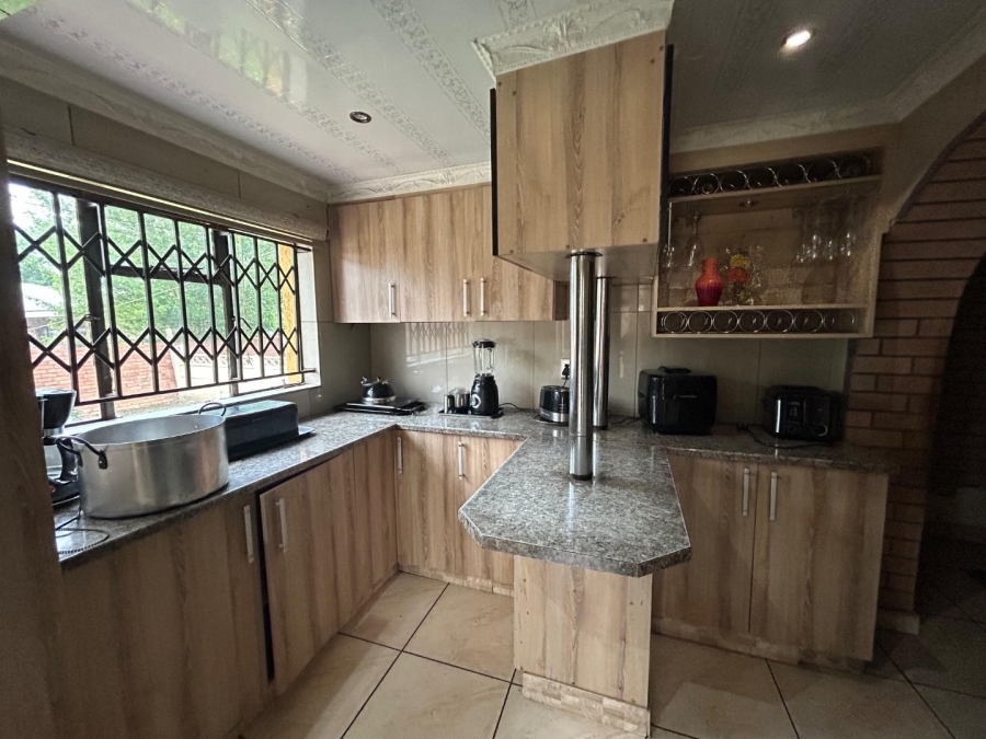 4 Bedroom Property for Sale in Dunnottar Gauteng