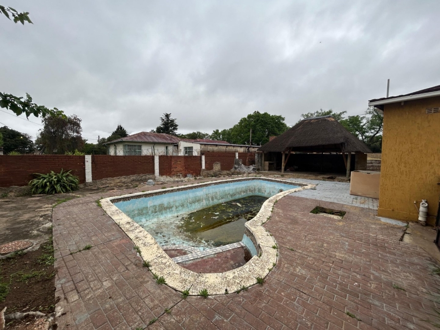 4 Bedroom Property for Sale in Dunnottar Gauteng