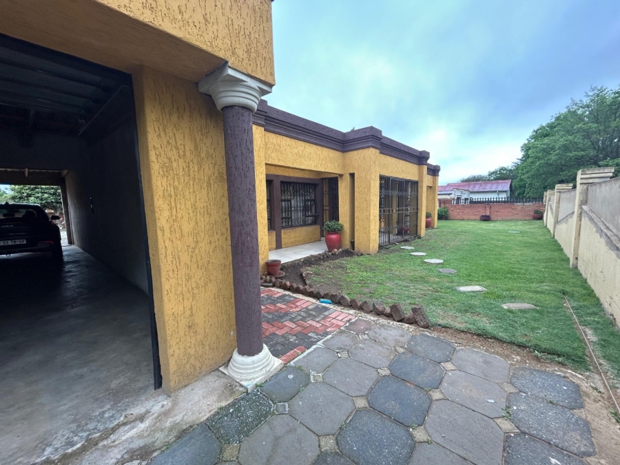 4 Bedroom Property for Sale in Dunnottar Gauteng