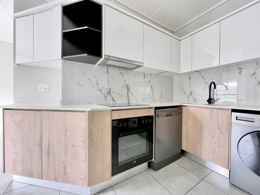 To Let 1 Bedroom Property for Rent in Waterfall Gauteng