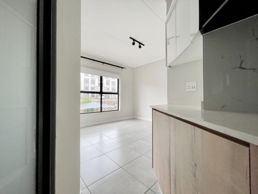 To Let 1 Bedroom Property for Rent in Waterfall Gauteng