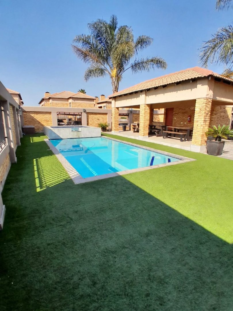 To Let 3 Bedroom Property for Rent in Ravenswood Gauteng