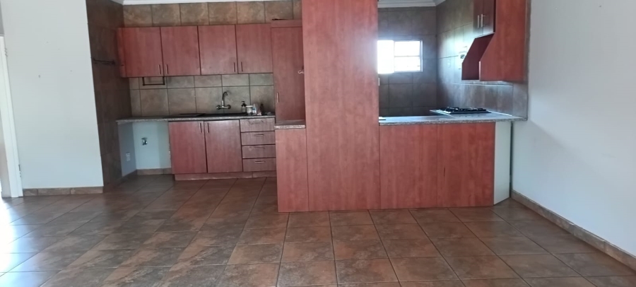 To Let Commercial Property for Rent in Haakdoornlaagte AH Gauteng
