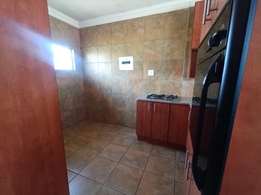To Let Commercial Property for Rent in Haakdoornlaagte AH Gauteng