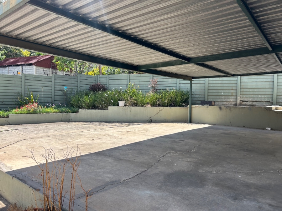 To Let 2 Bedroom Property for Rent in Fourways Gauteng