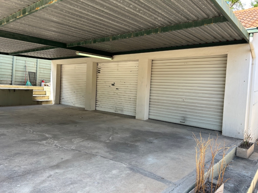 To Let 2 Bedroom Property for Rent in Fourways Gauteng