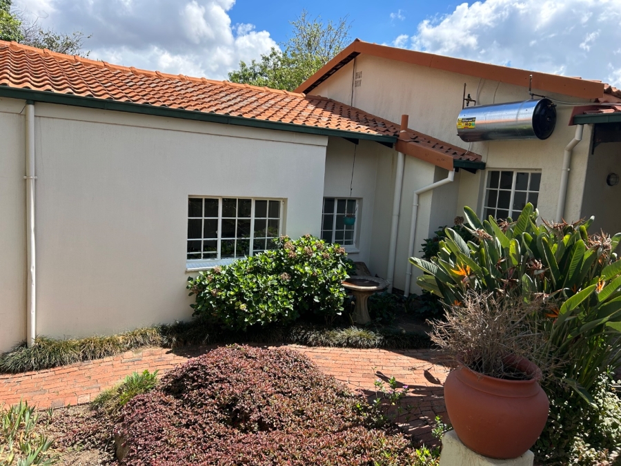 To Let 2 Bedroom Property for Rent in Fourways Gauteng