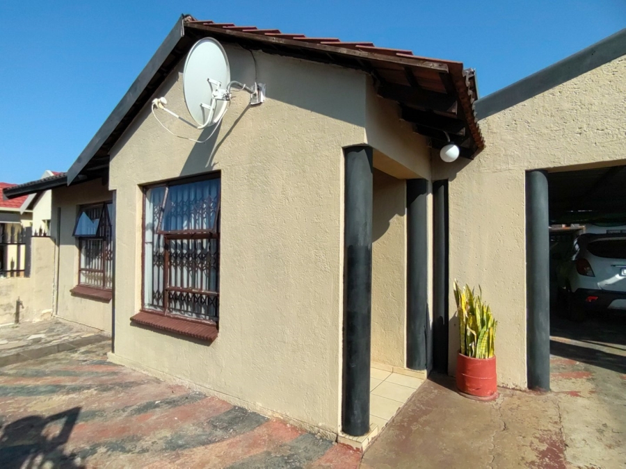 2 Bedroom Property for Sale in Karenpark Gauteng