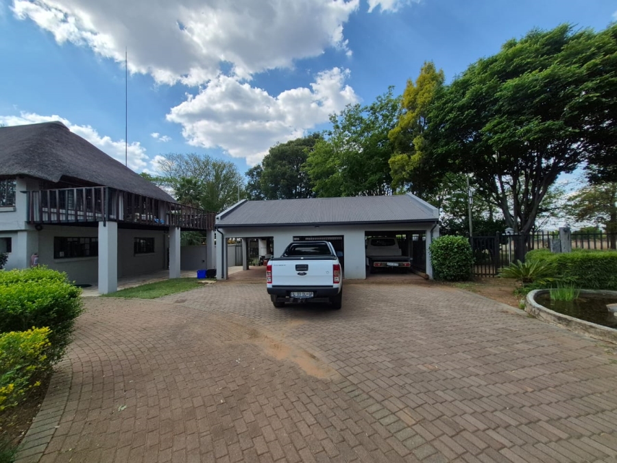 To Let 3 Bedroom Property for Rent in Zwavelpoort Gauteng