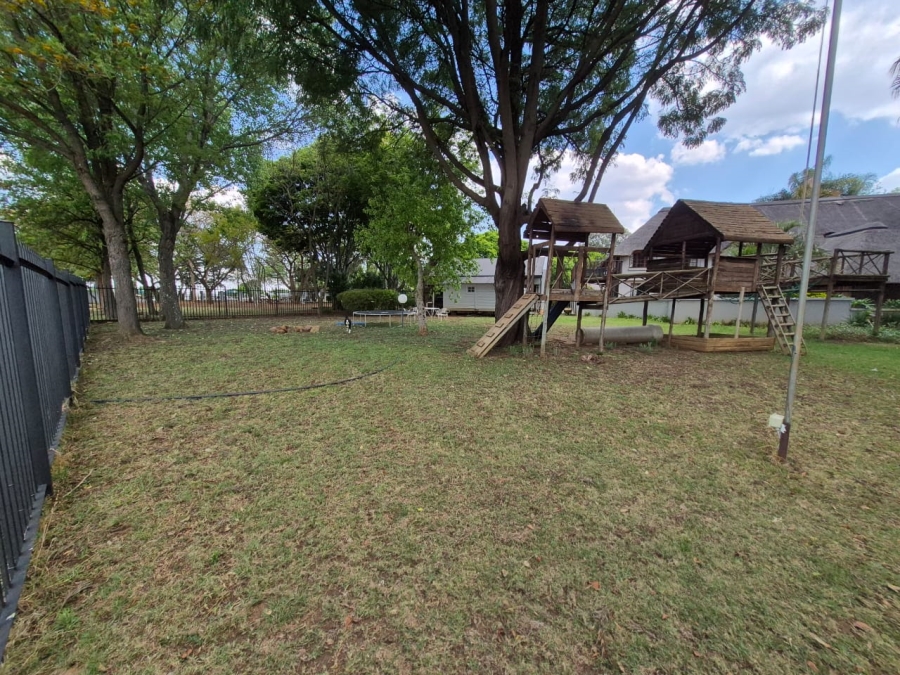 To Let 3 Bedroom Property for Rent in Zwavelpoort Gauteng