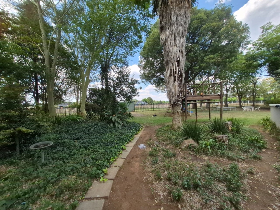 To Let 3 Bedroom Property for Rent in Zwavelpoort Gauteng