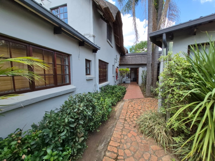 To Let 3 Bedroom Property for Rent in Zwavelpoort Gauteng