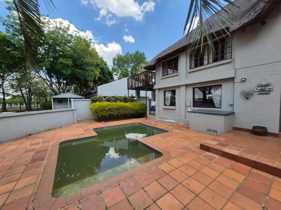 To Let 3 Bedroom Property for Rent in Zwavelpoort Gauteng