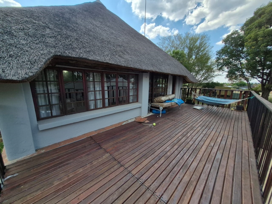 To Let 3 Bedroom Property for Rent in Zwavelpoort Gauteng