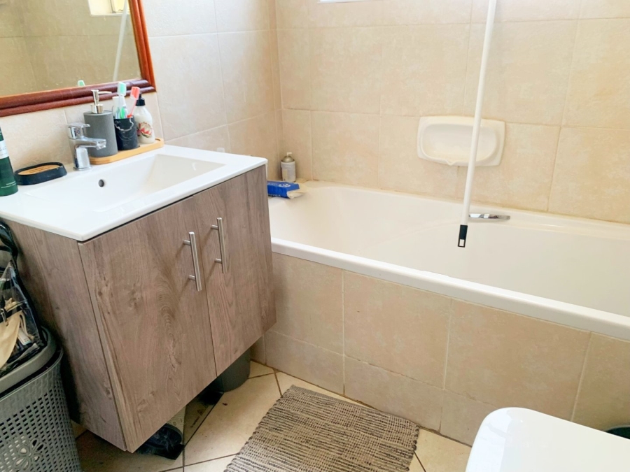 To Let 2 Bedroom Property for Rent in Sagewood Gauteng