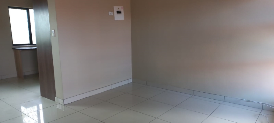 To Let 2 Bedroom Property for Rent in Crown Gardens Gauteng