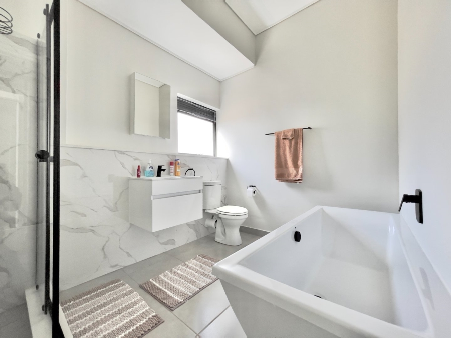 To Let 2 Bedroom Property for Rent in Waterfall Gauteng
