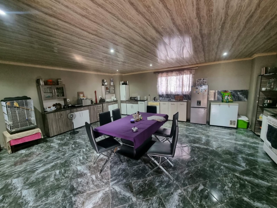To Let 4 Bedroom Property for Rent in Vaaloewer Gauteng