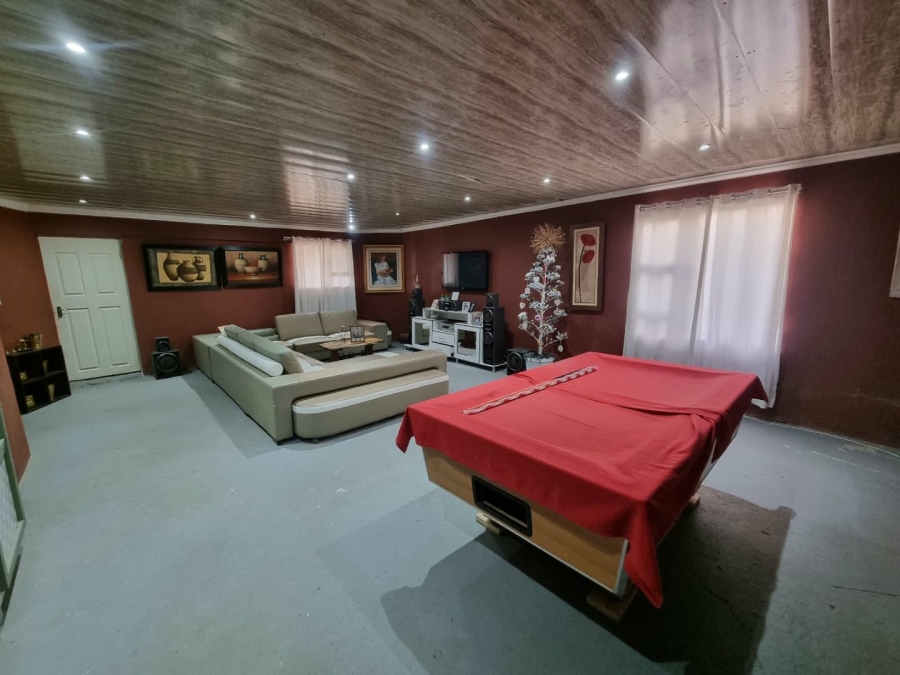 To Let 4 Bedroom Property for Rent in Vaaloewer Gauteng