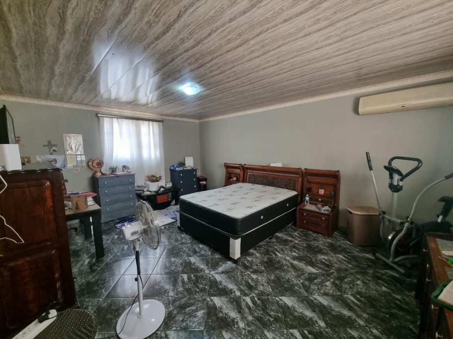 To Let 4 Bedroom Property for Rent in Vaaloewer Gauteng