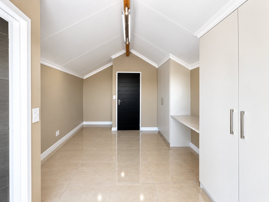 3 Bedroom Property for Sale in Glen Austin Gauteng
