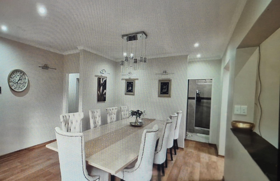 5 Bedroom Property for Sale in Constantia Kloof Gauteng