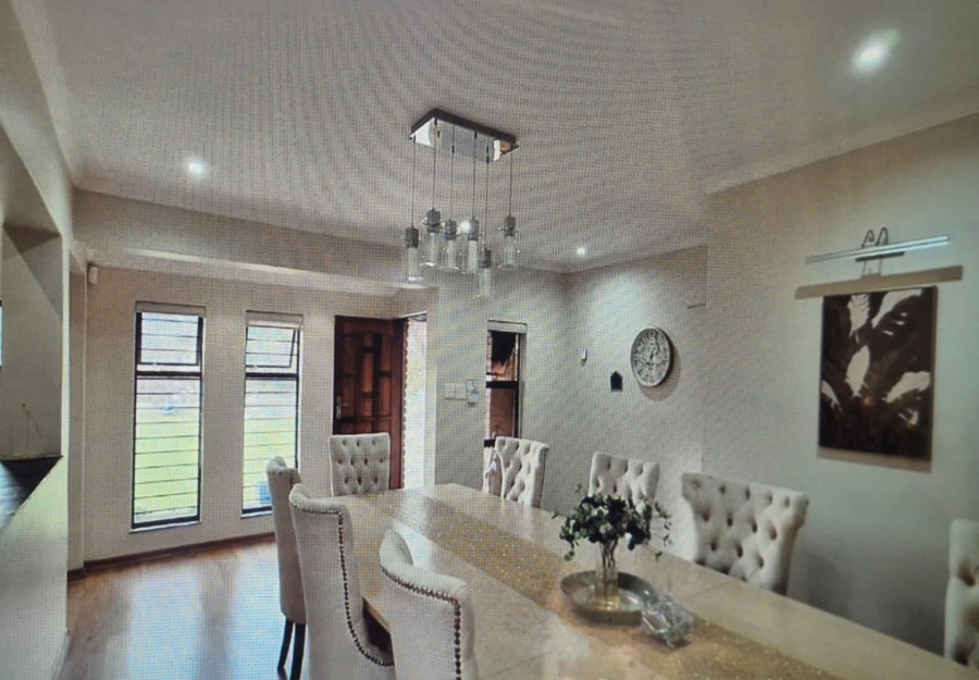5 Bedroom Property for Sale in Constantia Kloof Gauteng